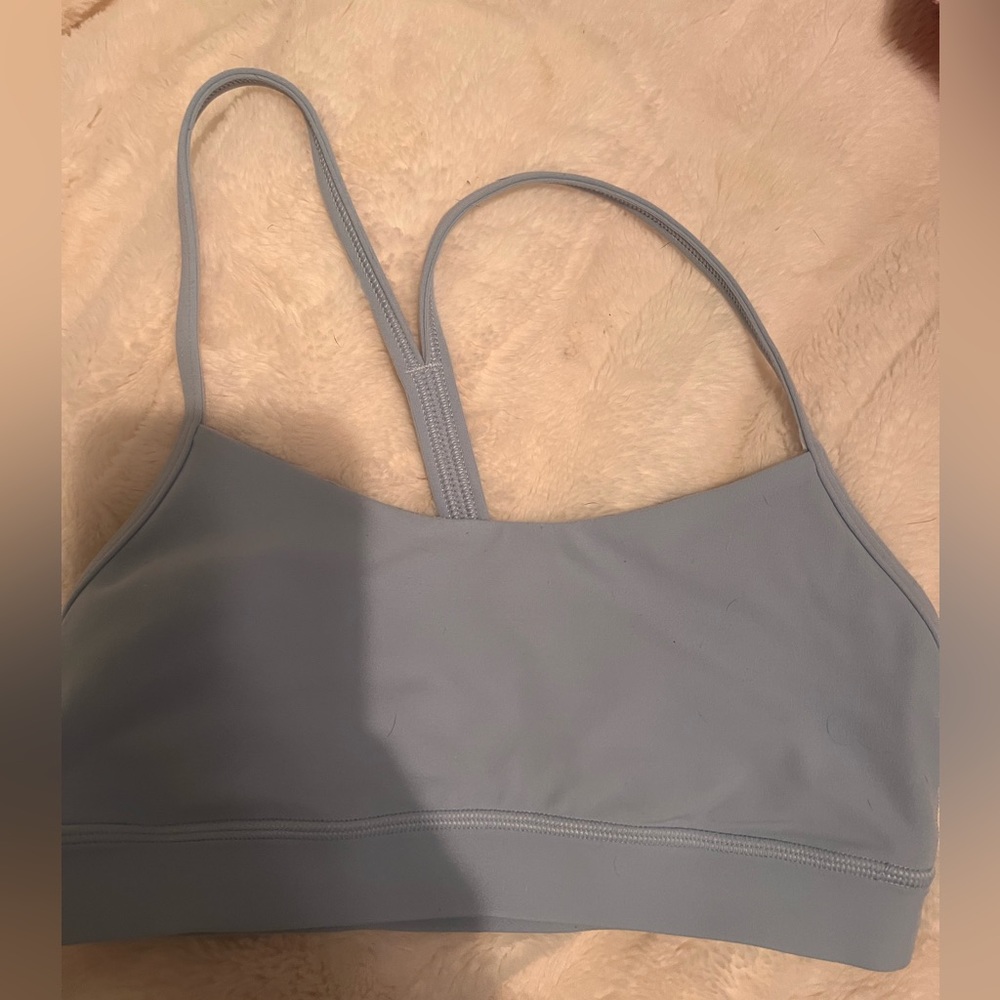 Lulu lemon sports bra. Size 4 cute blue color